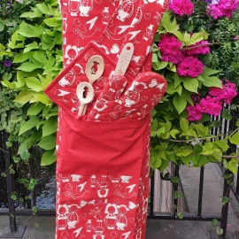 TABLIER ROUGE IMPRIME Jeannala & Seppala